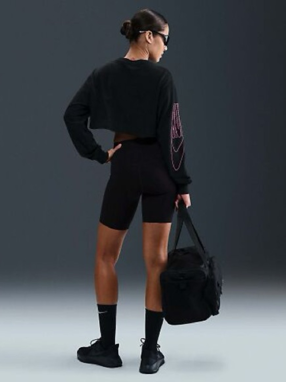 Nike After Dark Tour Women's Oversized Long-Sleeve Cropped T-Shirt - Picture 4 of 17